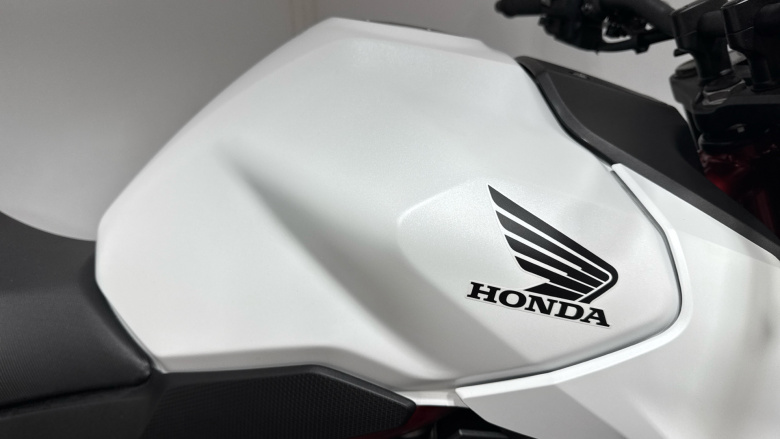 Honda CB750 Hornet (25MY)